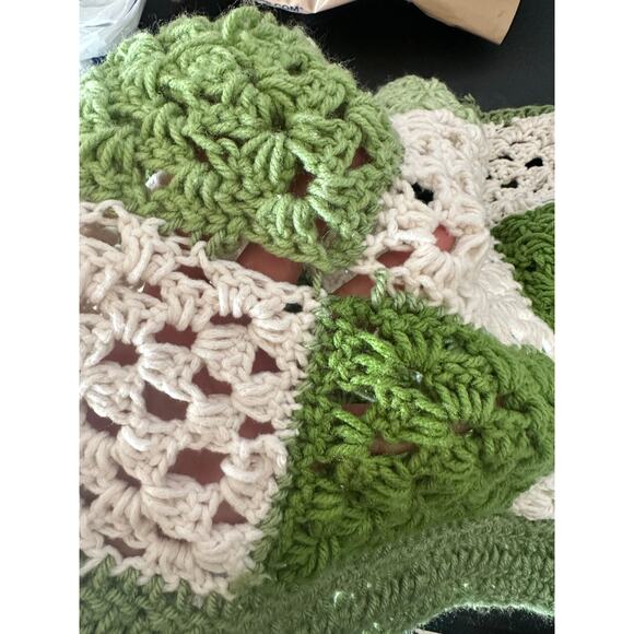 Handmade green crochet sweater - Picture 6 of 7